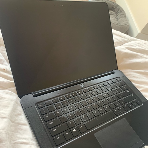 RAZOR LAPTOP - Picture 2 of 7